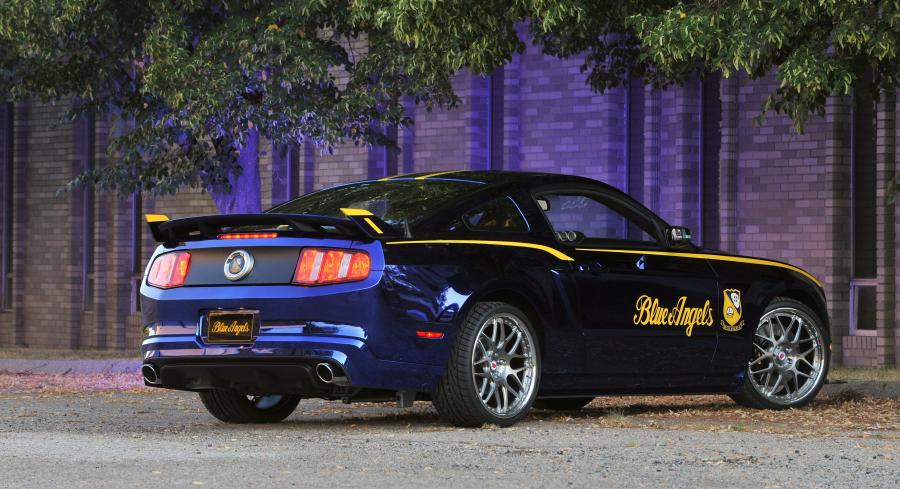  Ford Mustang GT Blue Angels Edition 2012 года  (фото 11 из 11)
